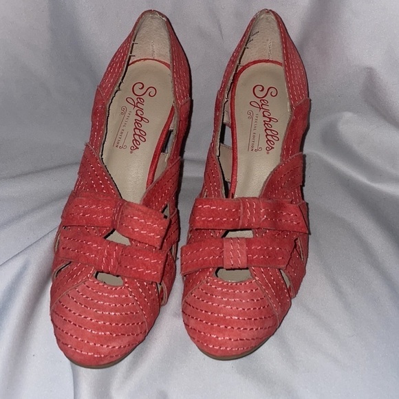 Seychelles Limited Edition Pink Suede Retro Design Wood Stacked Heel size 6.5 - Picture 3 of 10